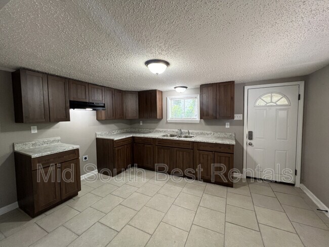 Photo - 3273 Yale Ave