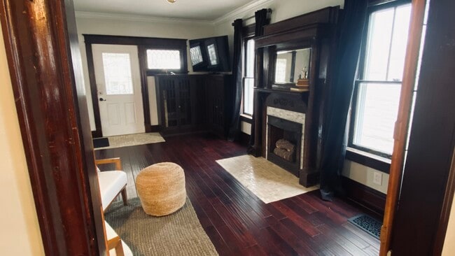 Photo - 3317 Charlotte St