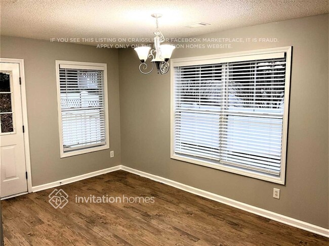 Photo - 3785 Pine Village Pl