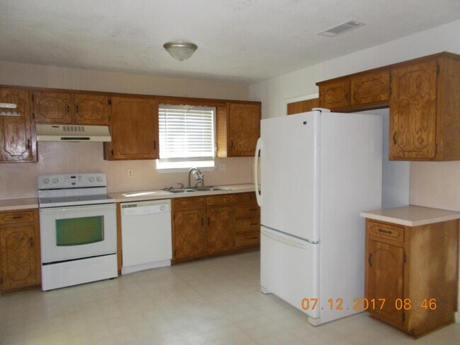 Photo - 112 Myra Lou Ave