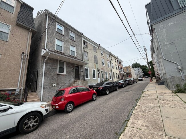Photo - 214 Grape St