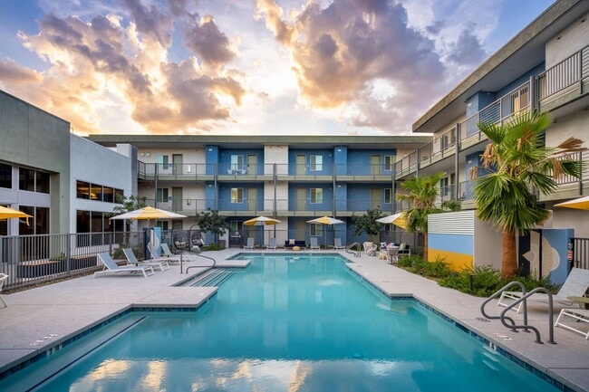 Sunset View - Sunset View Apartments