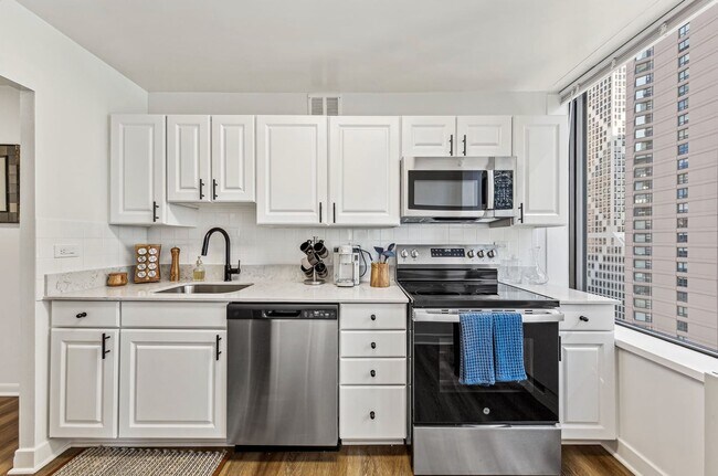 Photo - 324 E Ontario St