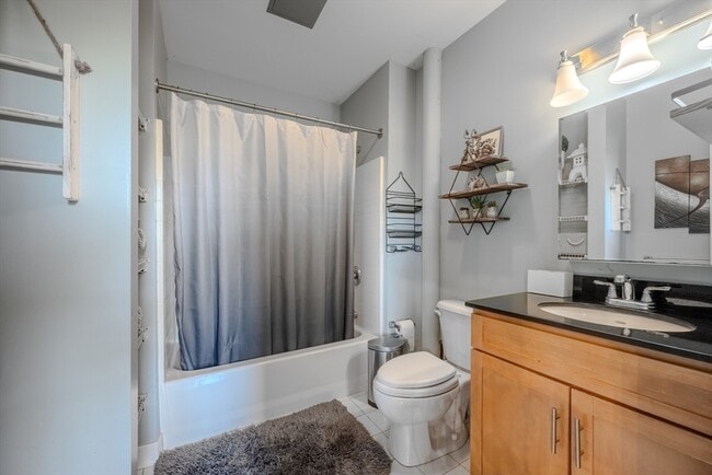 Photo - 52 Lawrence Dr Unit M408