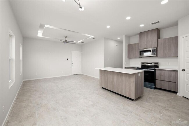 Photo - 6 Gastel Cir Unidad 13