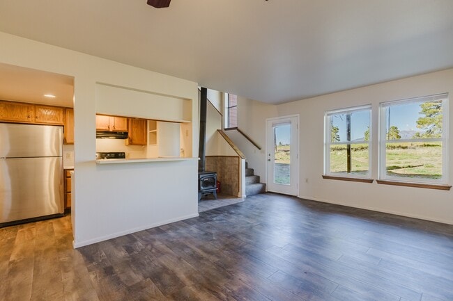 Photo - 21 W Golf Pl