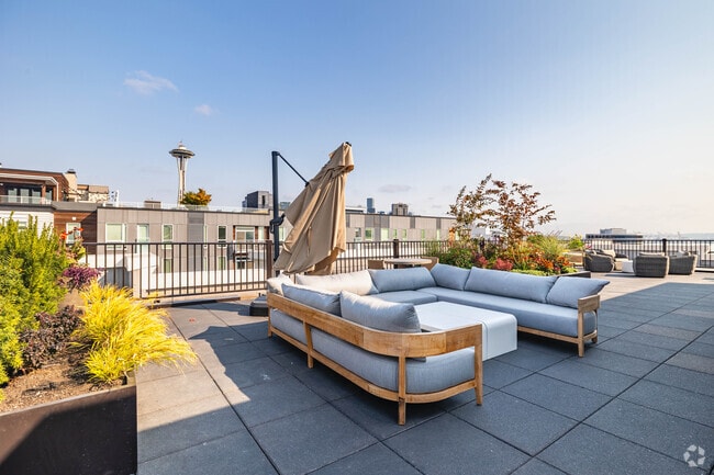 Reimagined Rooftop Terrace with Panoramic Views & Gas BBQs