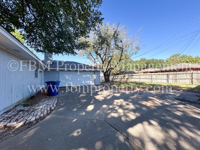 Photo - 1700 Charlottesville Dr