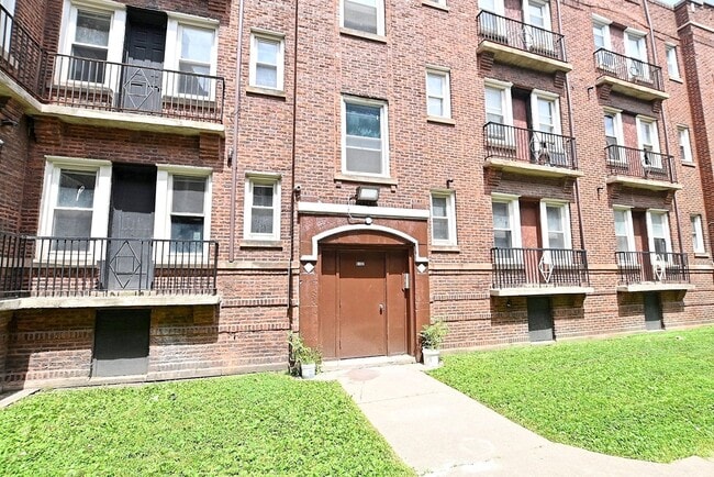 Photo - 6100 Eberhart