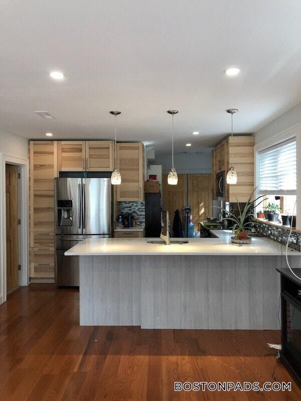 Photo - 4350 Washington St Unit 2