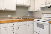 2BR,1BA - 850SF
