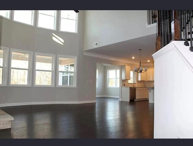 Photo - 428 Silver Brook Dr