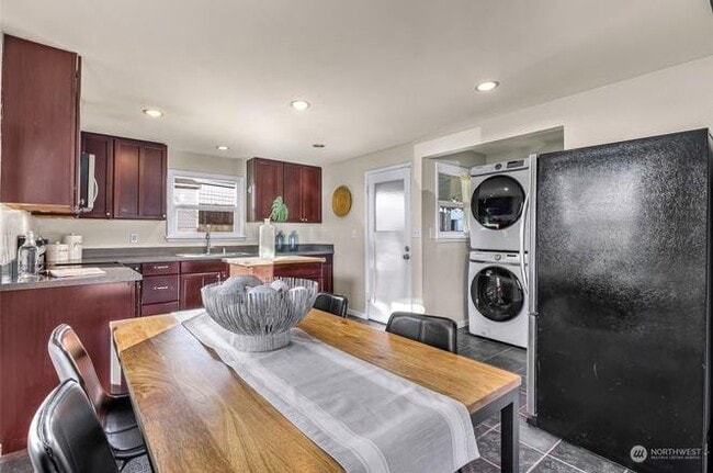 Photo - 4027 51st Ave SW