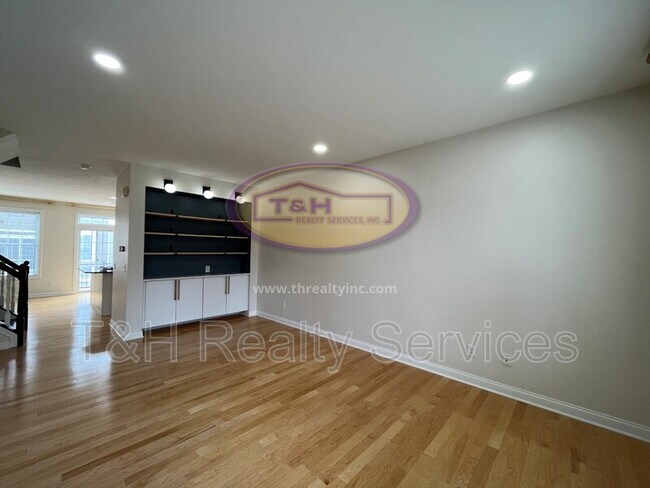 Photo - 368 Firehouse Pl
