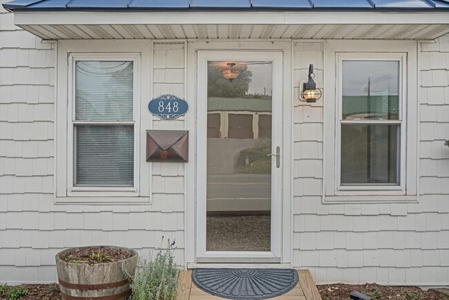 Photo - 848 Bloom Rd