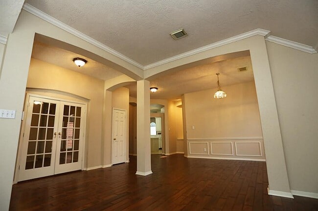 Photo - 1718 Calmar Dr