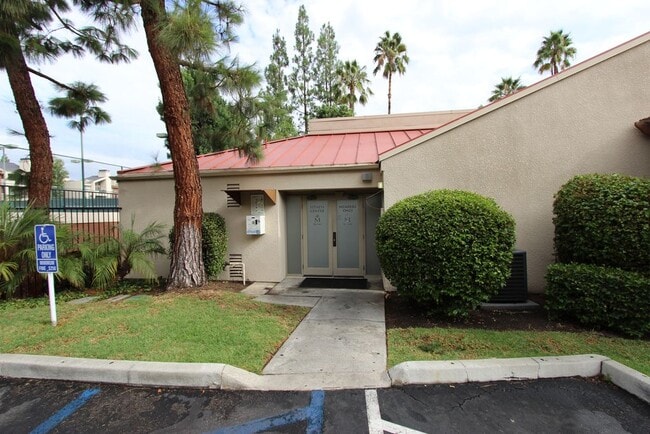 Photo - 21450 Burbank Blvd Unit Building 13 #320