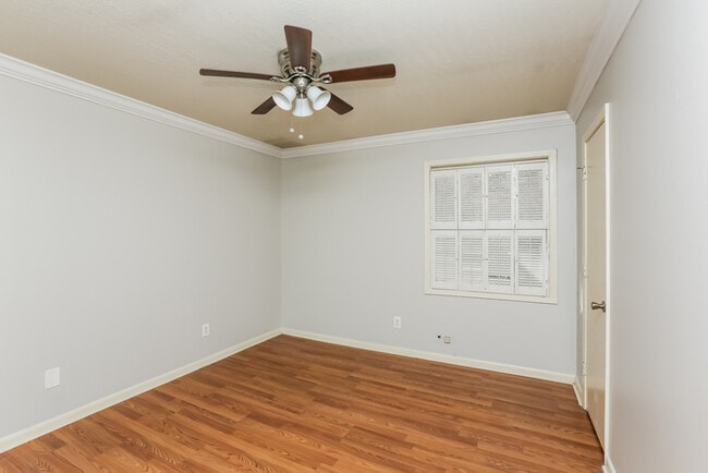 Photo - 5606 Warwick Dr