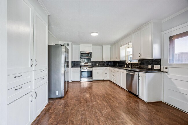 Photo - 3607 Blue Bonnet Blvd