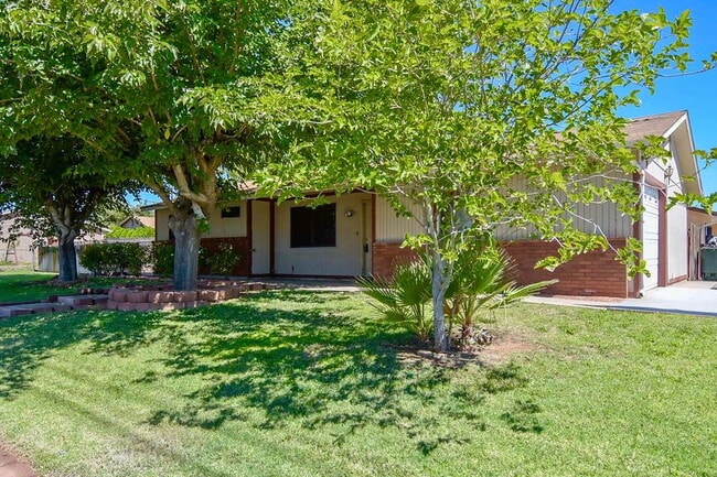 4-Bedroom Retreat in Saint George – Cozy a... - 4-Bedroom Retreat in Saint George – Cozy a... Apartment