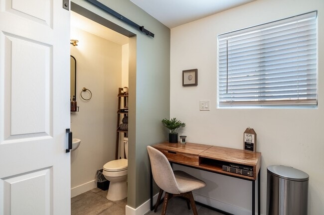 Photo - 2145 W Fairmount Ave