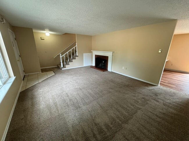 Photo - 3 Bedroom 1.5 Bath Duplex