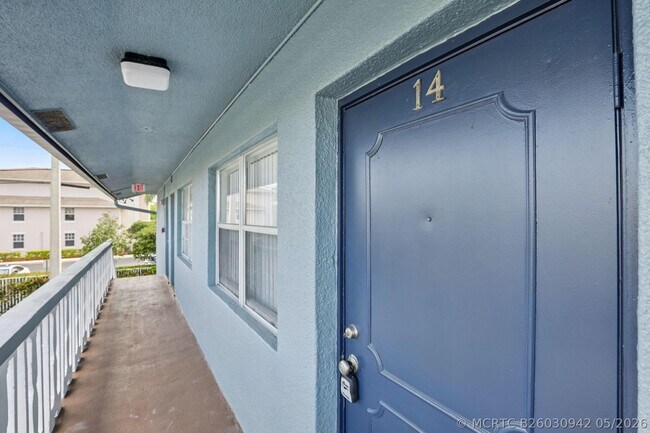 Building Photo - 210 NE 38th St