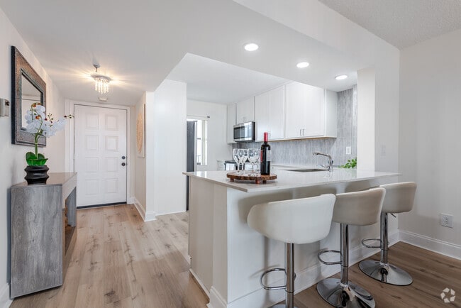 Building Photo - 896 N Federal Hwy Unit # 527 Rental
