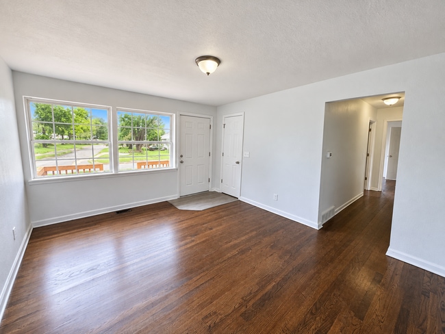 10014 Hardesty Ave