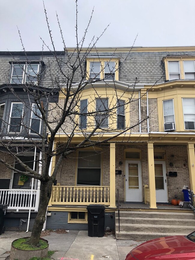 Harrisburg 3 Bedroom 1 Bath, Yard, Parking - Harrisburg 3 Bedroom 1 Bath, Yard, Parking House