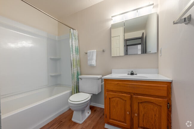 Model - 2BR, 1BA - 858SF - Bathroom