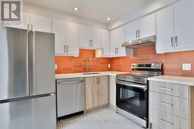 Photo - 612 Gerrard St E