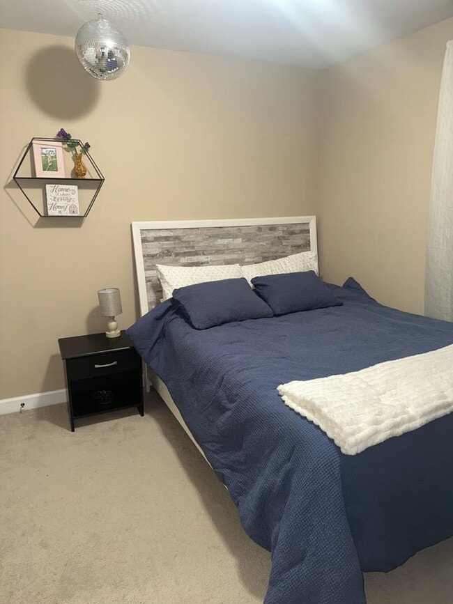 Photo - Charming Single Family Home. 4 bedroom 2.5...