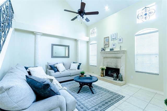 Photo - 4104 Hedgerow Dr