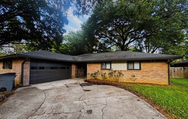 Photo - 246 Maxine Dr