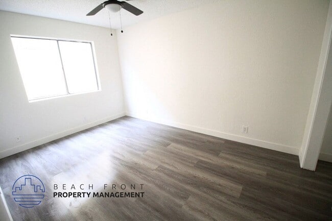 Photo - 11503 Menlo Ave.