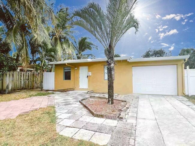 Photo - 308 NE 8th Ct