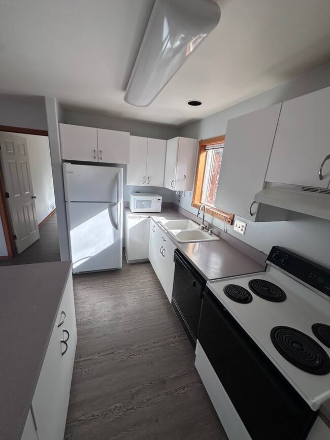 Photo - 248 NW Riverside Blvd Unit Lease Length Negotiable