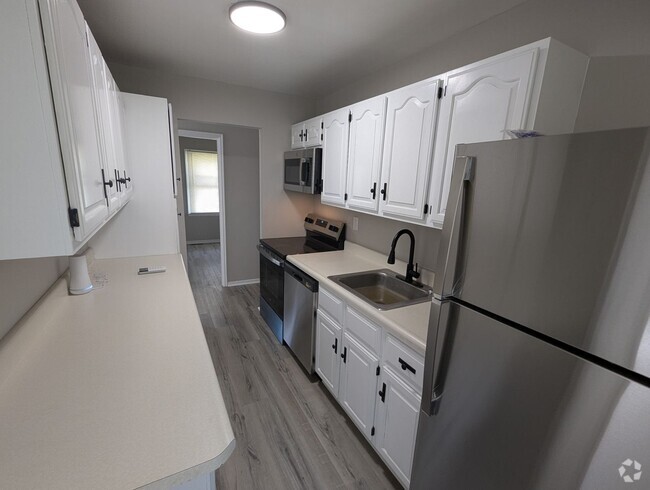 Building Photo - 225 Tay Rd Rental