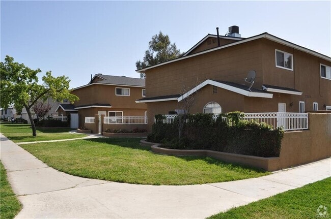 Building Photo - 570 Penrose Dr Rental