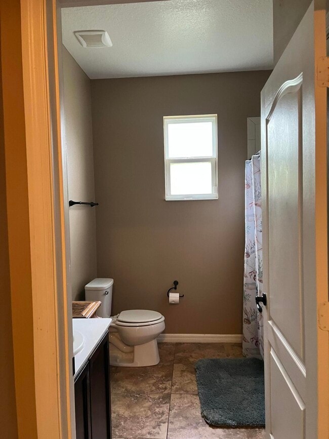 Photo - 139 Port Royal Ct