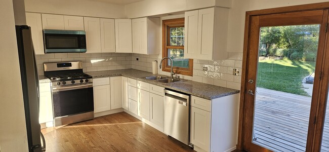 Photo - 1702 Knoll Ave