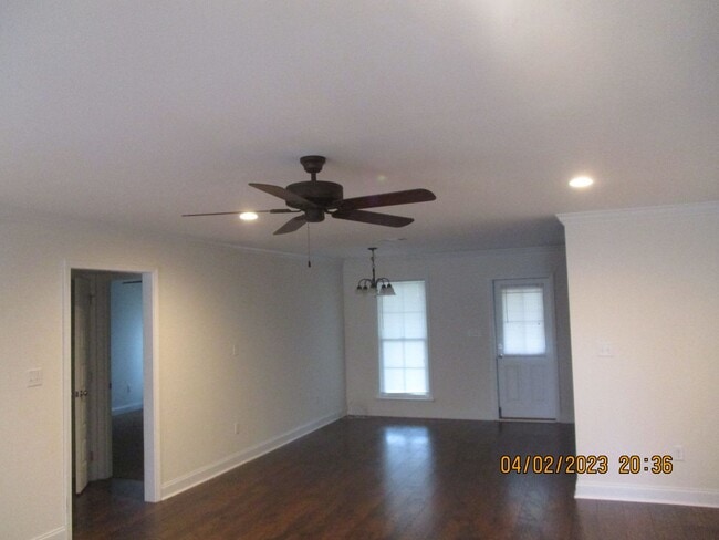 Photo - 219 Robertson Dr