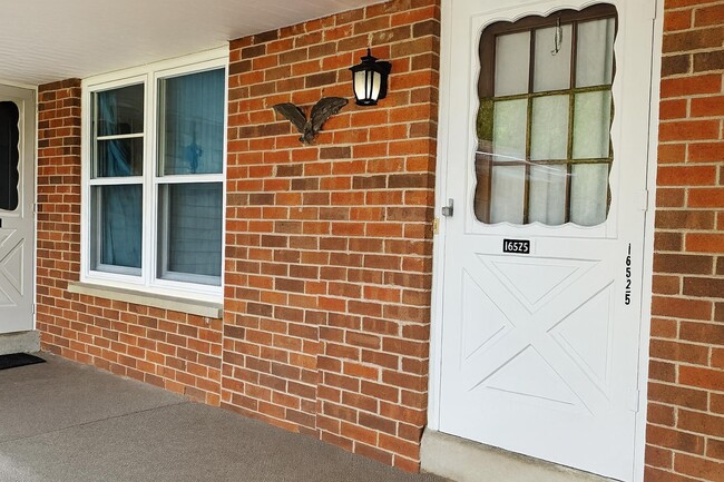 Photo - 16525 Dane Ct E