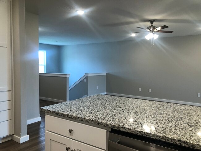 Photo - 1411 W Pebblebrooke Dr