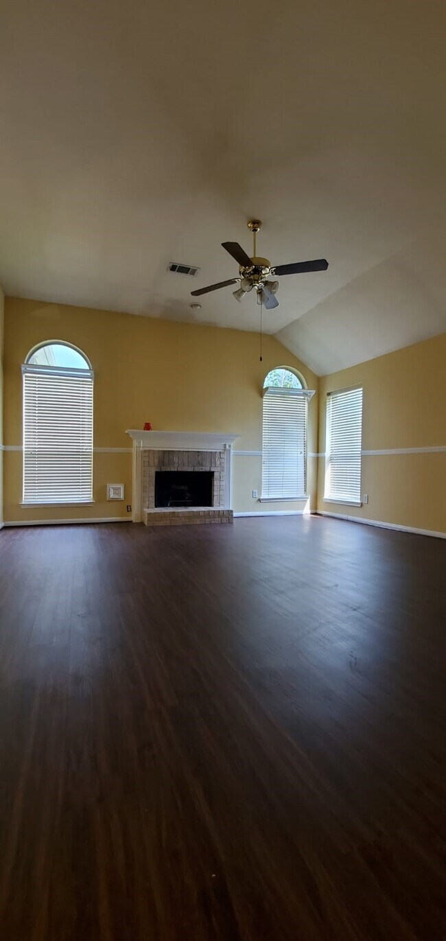 Photo - 7227 Colony Bend Ln