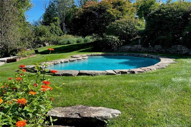 Photo - 11 Rolling Hills Dr