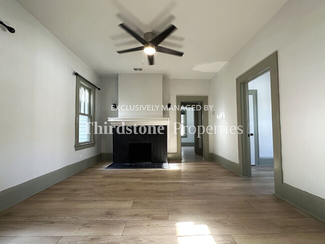 Photo - 2030 Redwing St