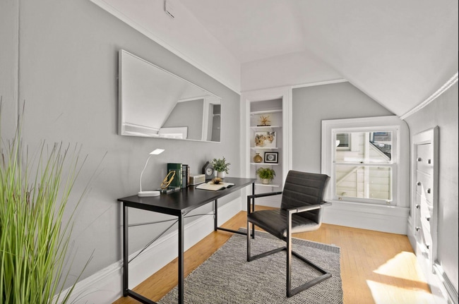 Bonus small office - 607A Frederick St Unit 607A Frederick St