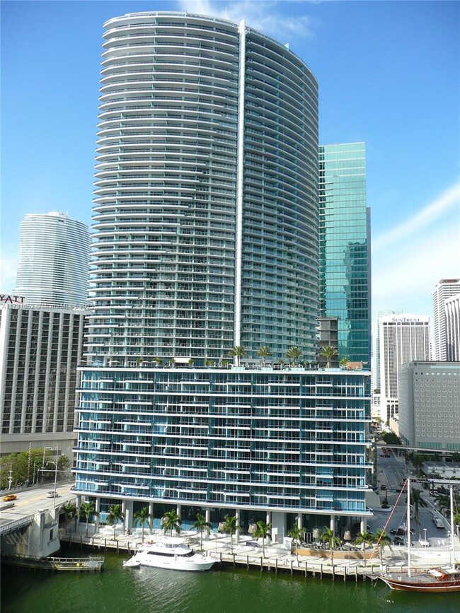 Photo - 200 Biscayne Blvd Way Unidad 3311 Rental